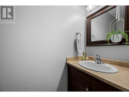 930 Stagecoach Drive Unit# 14, Kamloops, BC - Indoor Photo Showing Bathroom