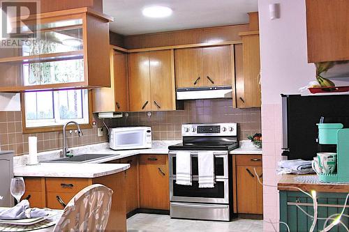 120 Bainbridge St, Sault Ste. Marie, ON - Indoor Photo Showing Kitchen