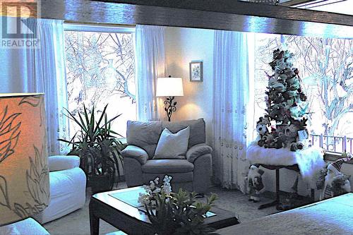 120 Bainbridge St, Sault Ste. Marie, ON - Indoor Photo Showing Living Room