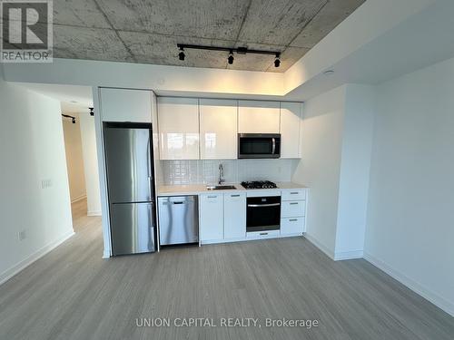 1411 - 195 Mccaul Street, Toronto, ON - Indoor Photo Showing Kitchen