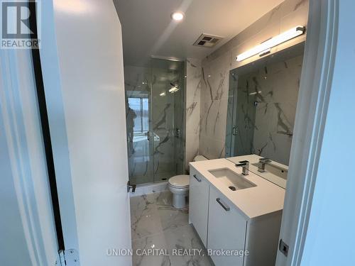 1411 - 195 Mccaul Street, Toronto, ON - Indoor Photo Showing Bathroom