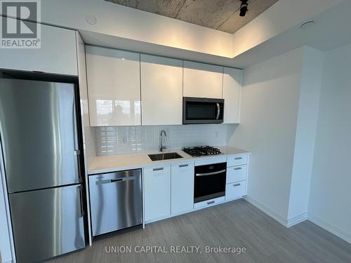 1411 - 195 Mccaul Street, Toronto, ON - Indoor Photo Showing Kitchen With Upgraded Kitchen