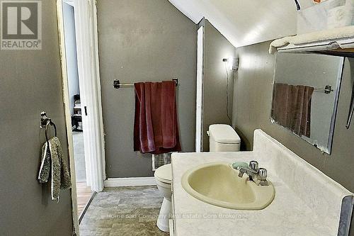 45 West Gore Street, Stratford, ON - Indoor Photo Showing Bathroom