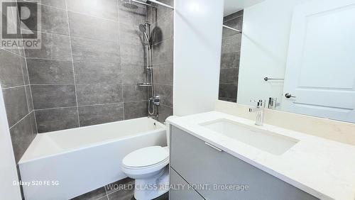 1404 - 202 Burnhamthorpe Road E, Mississauga, ON - Indoor Photo Showing Bathroom