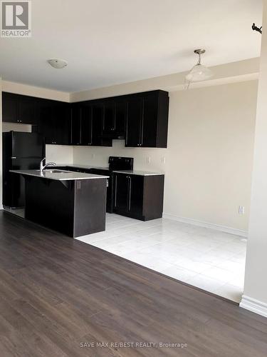 12 Circus Crescent, Brampton, ON - Indoor Photo Showing Kitchen