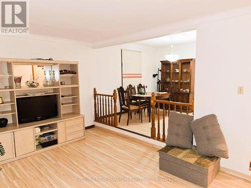 21 Drury Crescent, St. Catharines, ON - Indoor Photo Showing Living Room