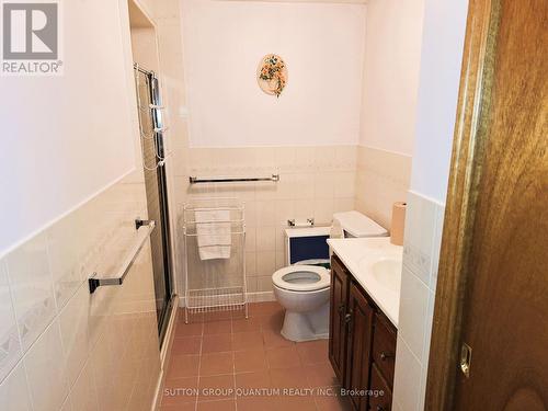 21 Drury Crescent, St. Catharines, ON - Indoor Photo Showing Bathroom