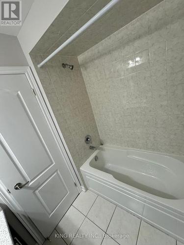 632 Linden Drive, Cambridge, ON - Indoor Photo Showing Bathroom