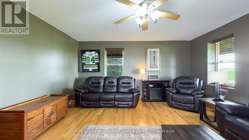 69815 Babylon Line N, South Huron (Stephen Twp), ON - Indoor Photo Showing Living Room