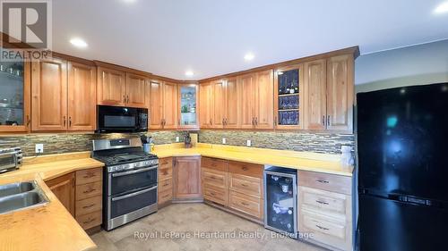 69815 Babylon Line N, South Huron (Stephen Twp), ON - Indoor Photo Showing Kitchen With Double Sink