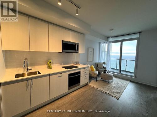 3009 - 1926 Lakeshore Boulevard, Toronto, ON - Indoor Photo Showing Kitchen