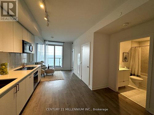 3009 - 1926 Lakeshore Boulevard, Toronto, ON - Indoor Photo Showing Kitchen