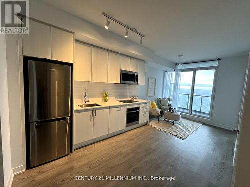 3009 - 1926 Lakeshore Boulevard, Toronto, ON - Indoor Photo Showing Kitchen