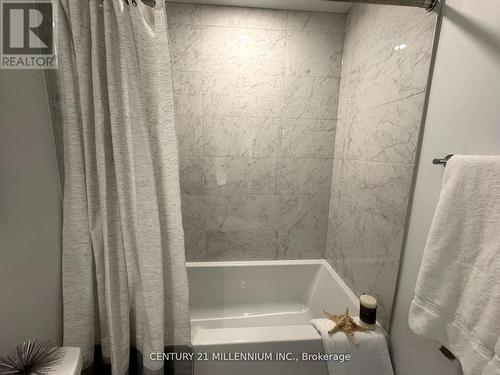 3009 - 1926 Lakeshore Boulevard, Toronto, ON - Indoor Photo Showing Bathroom