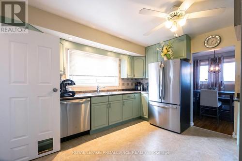 4 Linton Park Road, Belleville, ON - Indoor Photo Showing Kitchen