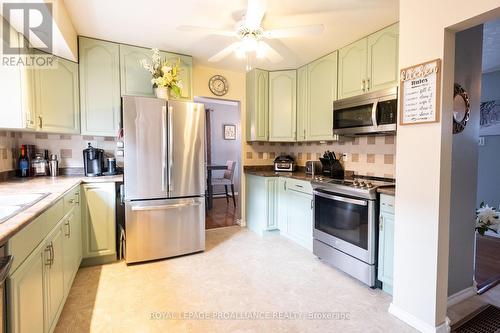 4 Linton Park Road, Belleville, ON - Indoor Photo Showing Kitchen