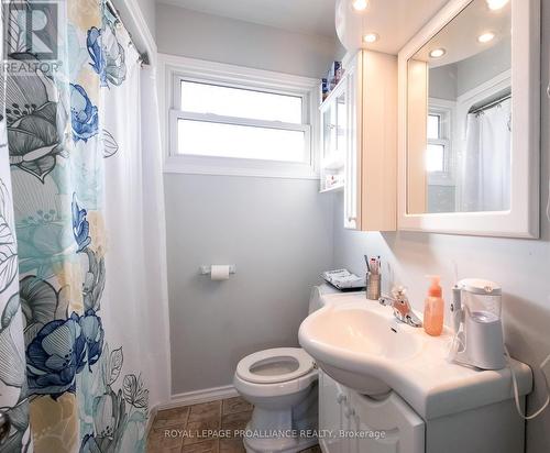 4 Linton Park Road, Belleville, ON - Indoor Photo Showing Bathroom