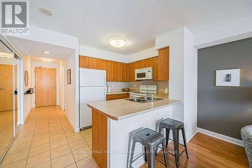 3207 - 4978 Yonge Street, Toronto, ON - Indoor Photo Showing Kitchen With Double Sink