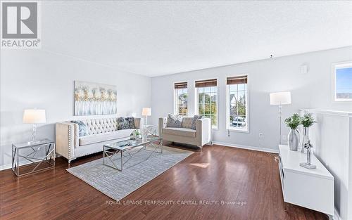 54 Copeman Crescent, Barrie, ON - Indoor Photo Showing Living Room