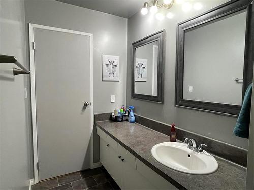 Swan River, Manitoba - Indoor Photo Showing Bathroom