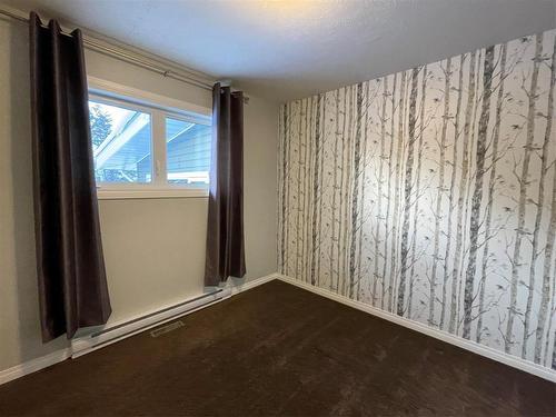 Swan River, Manitoba - Indoor Photo Showing Other Room