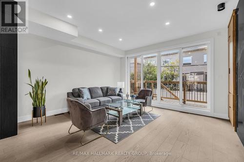 828 Alpine Avenue, Ottawa, ON - Indoor Photo Showing Living Room