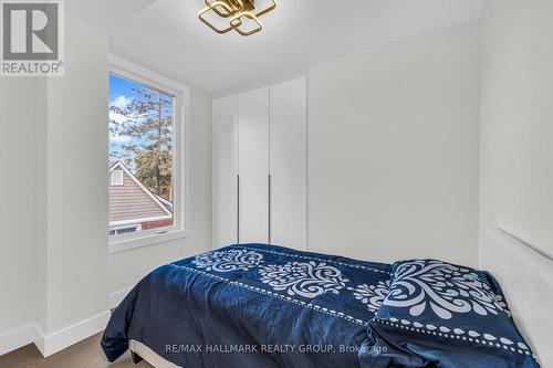 828 Alpine Avenue, Ottawa, ON - Indoor Photo Showing Bedroom