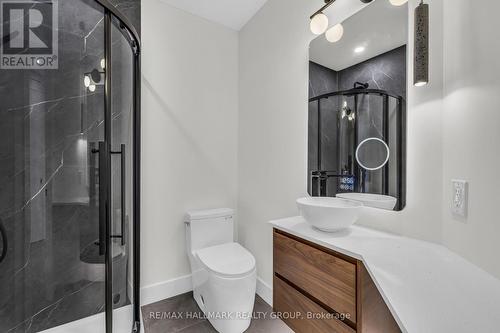 828 Alpine Avenue, Ottawa, ON - Indoor Photo Showing Bathroom