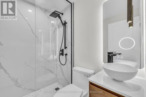 828 Alpine Avenue, Ottawa, ON - Indoor Photo Showing Bathroom