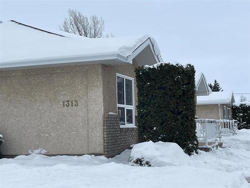 6 1313 1St Street S, Swan River, MB - Outdoor