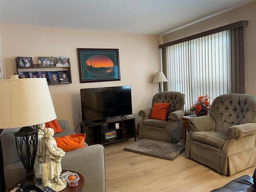 6 1313 1St Street S, Swan River, MB - Indoor Photo Showing Living Room