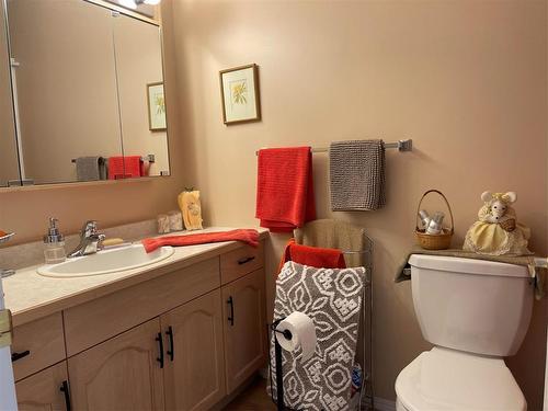 6 1313 1St Street S, Swan River, MB - Indoor Photo Showing Bathroom