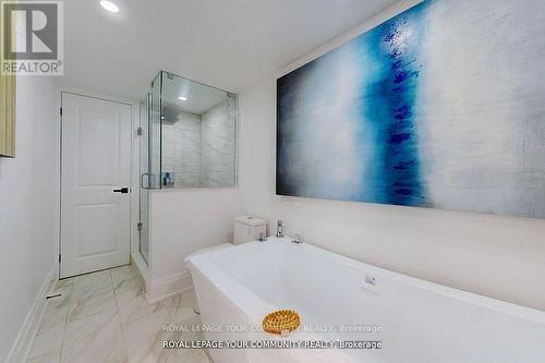 20 Mitchell Avenue, Whitchurch-Stouffville, ON - Indoor Photo Showing Bathroom