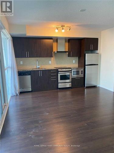 515 - 352 Front Street W, Toronto, ON - Indoor Photo Showing Kitchen