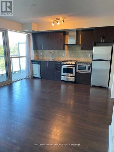 515 - 352 Front Street W, Toronto, ON - Indoor Photo Showing Kitchen