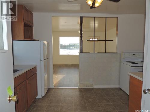 1201 7Th Street, Estevan, SK - Indoor Photo Showing Kitchen