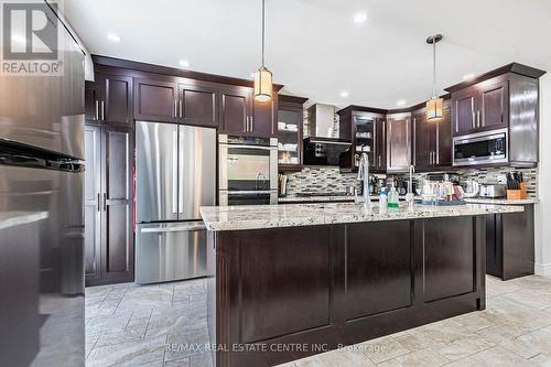 5223 Ruperts Gate Drive, Mississauga, ON - Indoor Photo Showing Kitchen With Upgraded Kitchen