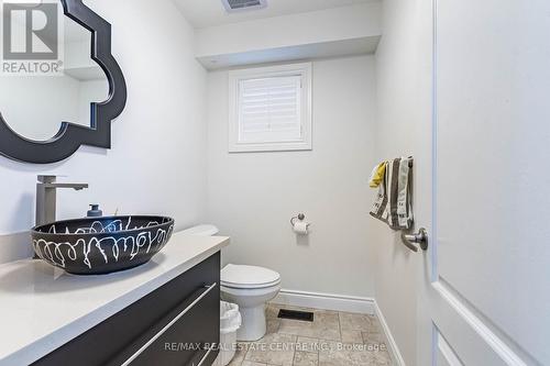 5223 Ruperts Gate Drive, Mississauga, ON - Indoor Photo Showing Bathroom