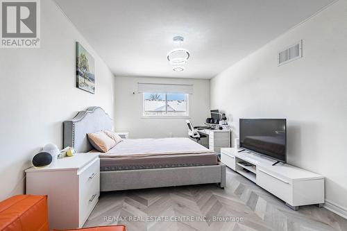 5223 Ruperts Gate Drive, Mississauga, ON - Indoor Photo Showing Bedroom