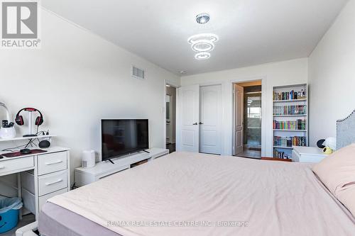 5223 Ruperts Gate Drive, Mississauga, ON - Indoor Photo Showing Bedroom