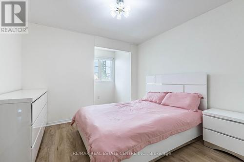 5223 Ruperts Gate Drive, Mississauga, ON - Indoor Photo Showing Bedroom