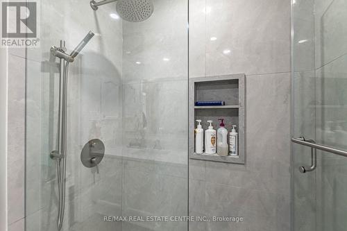 5223 Ruperts Gate Drive, Mississauga, ON - Indoor Photo Showing Bathroom