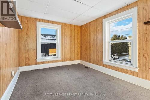 29/31 London Street, Tillsonburg, ON - Indoor Photo Showing Other Room