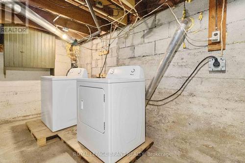 29/31 London Street, Tillsonburg, ON - Indoor Photo Showing Laundry Room