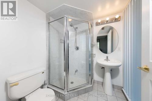 808 - 5508 Yonge Street, Toronto, ON - Indoor Photo Showing Bathroom