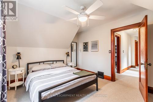 60 Lake Avenue Drive, Hamilton, ON - Indoor Photo Showing Bedroom