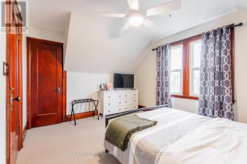 60 Lake Avenue Drive, Hamilton, ON - Indoor Photo Showing Bedroom