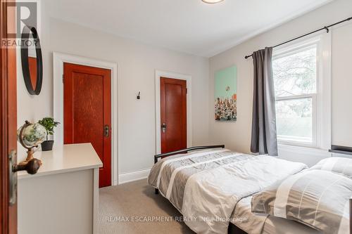 60 Lake Avenue Drive, Hamilton, ON - Indoor Photo Showing Bedroom