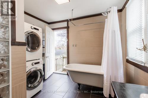 60 Lake Avenue Drive, Hamilton, ON - Indoor Photo Showing Laundry Room