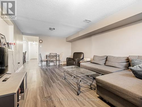 326 Taylor Mills Drive S, Richmond Hill, ON - Indoor Photo Showing Living Room